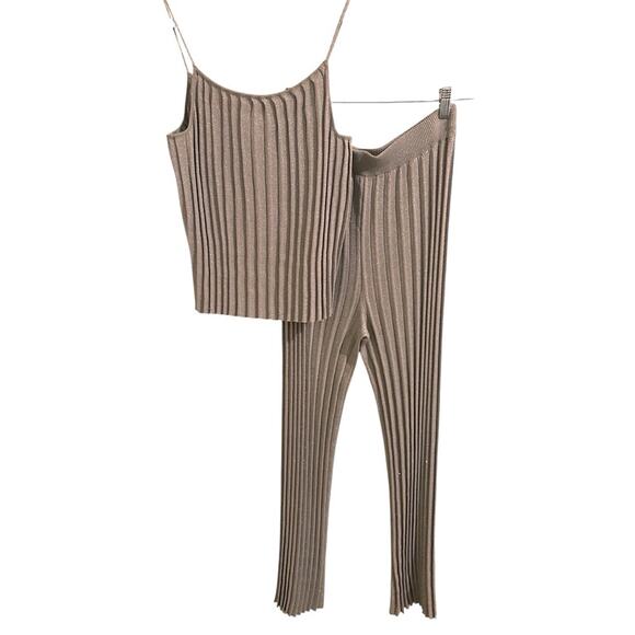 House of Harlow 1960 Pants - 2PC. House of Harlow 1960 Silver Shimmer Ribbed Flared Pants and Tank Set, M